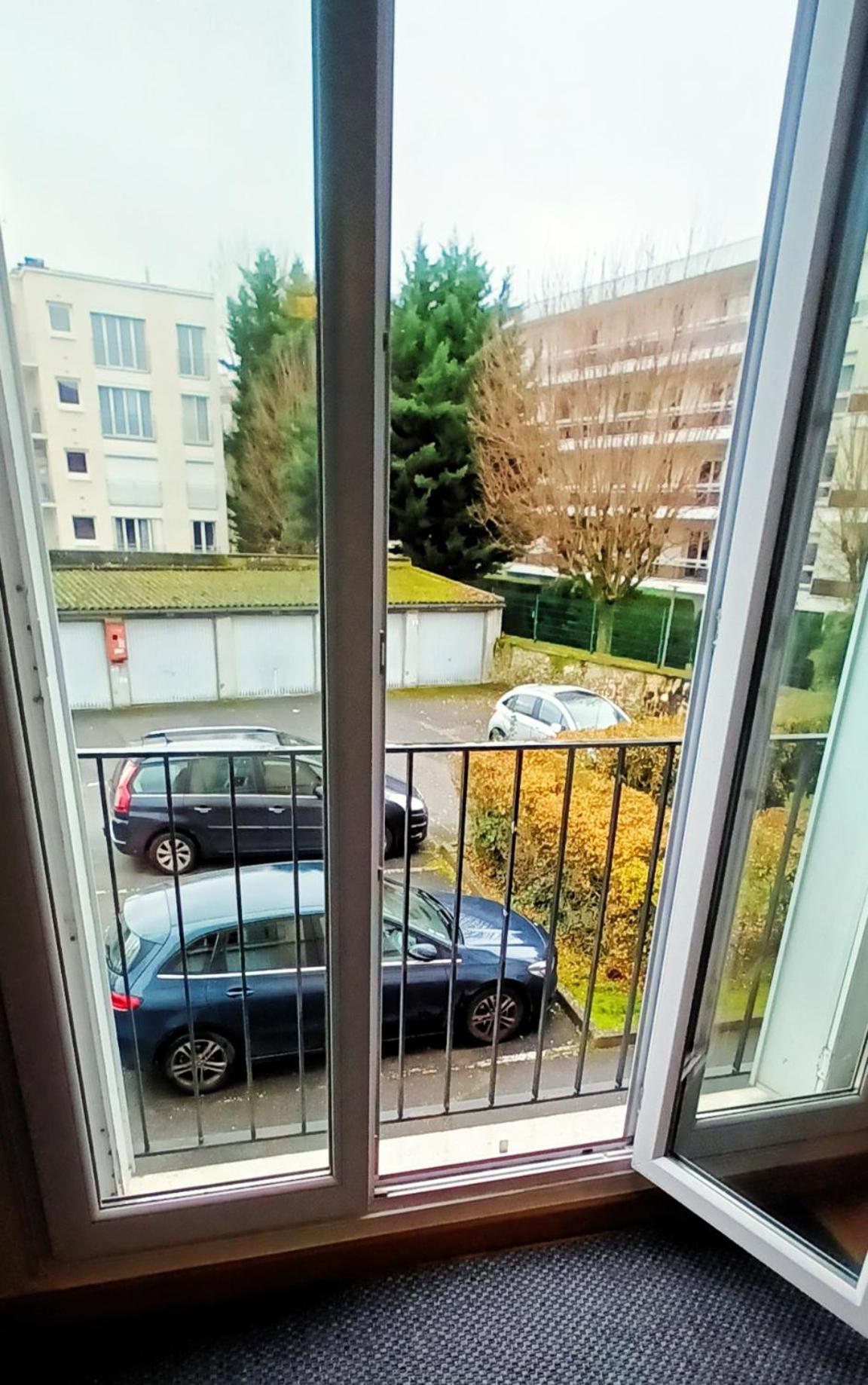 Appart A Versailles, 2 A 4 Pers, Avec Parking Exterior photo